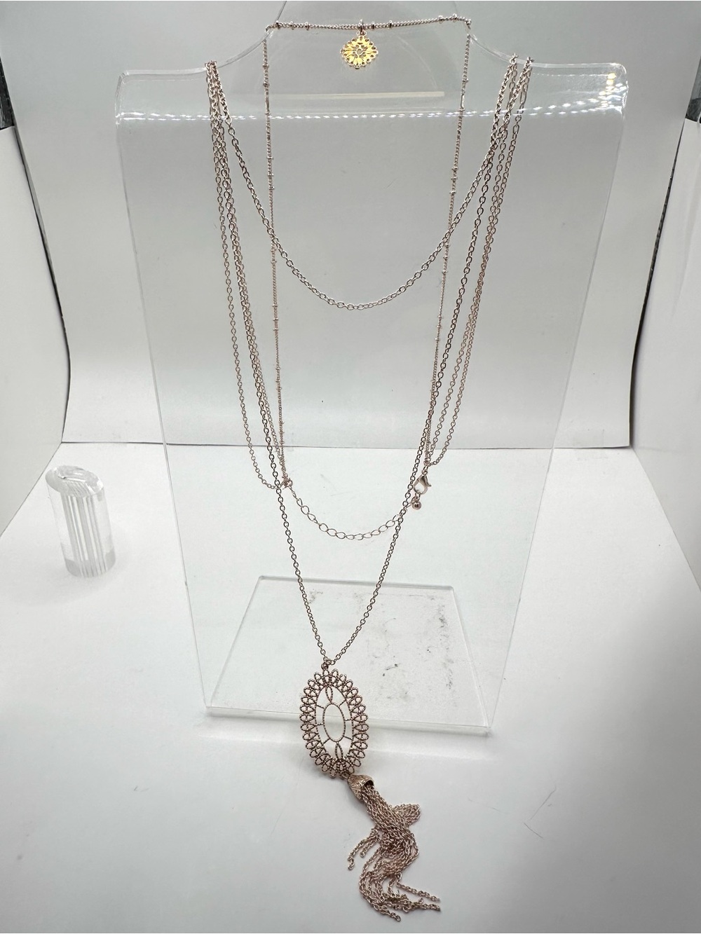 Fashion: Rose Gold Layered Pendant Necklace